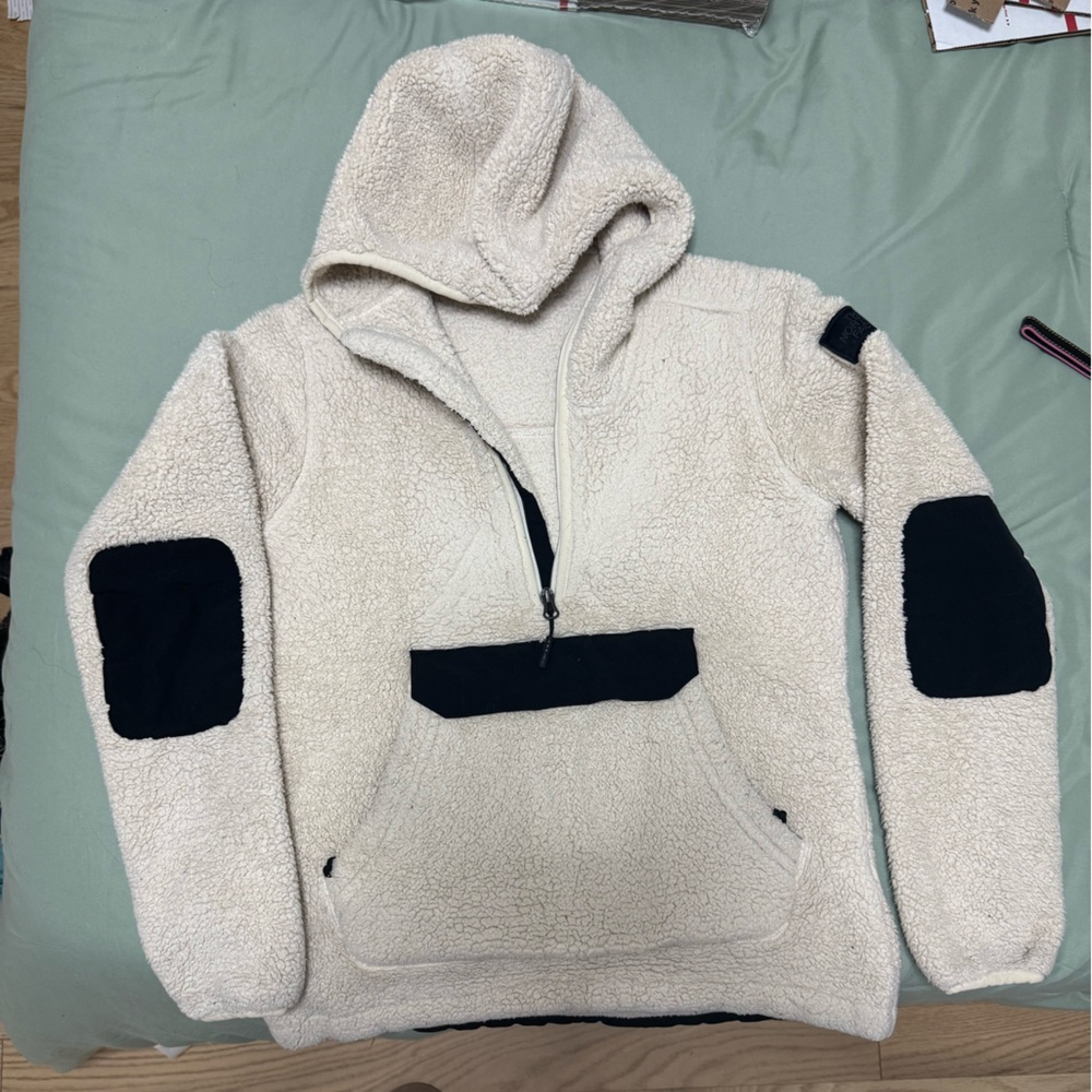 The North Face Cream and Black 1/2 Zip Up - XS